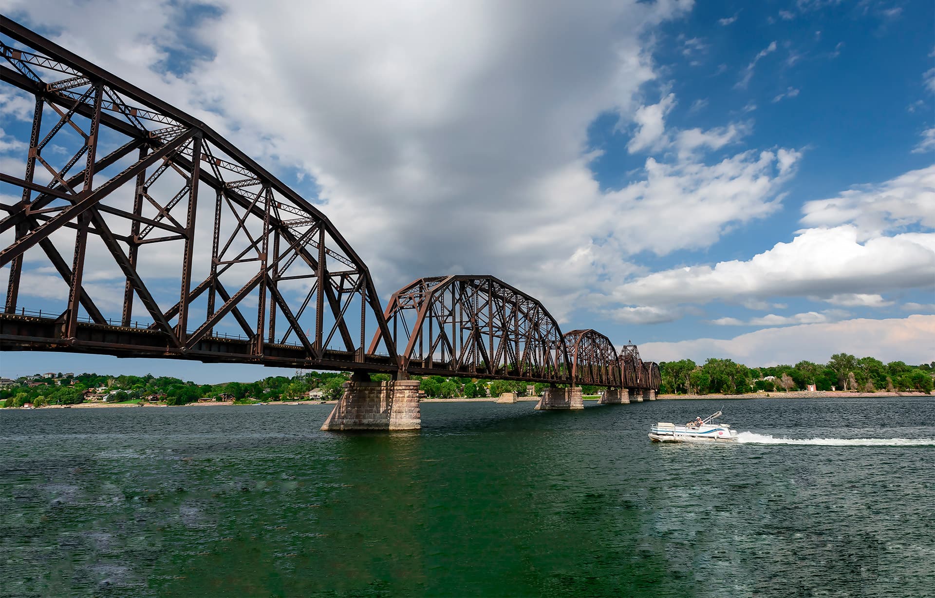 Fishing boat and bridge Pierre