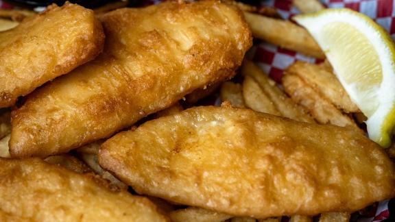Fried fish with a slice of lemon
