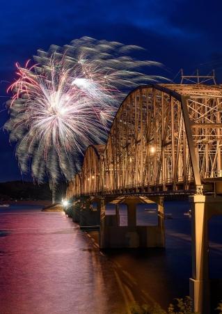 Fireworks over Chamberlain Bridge