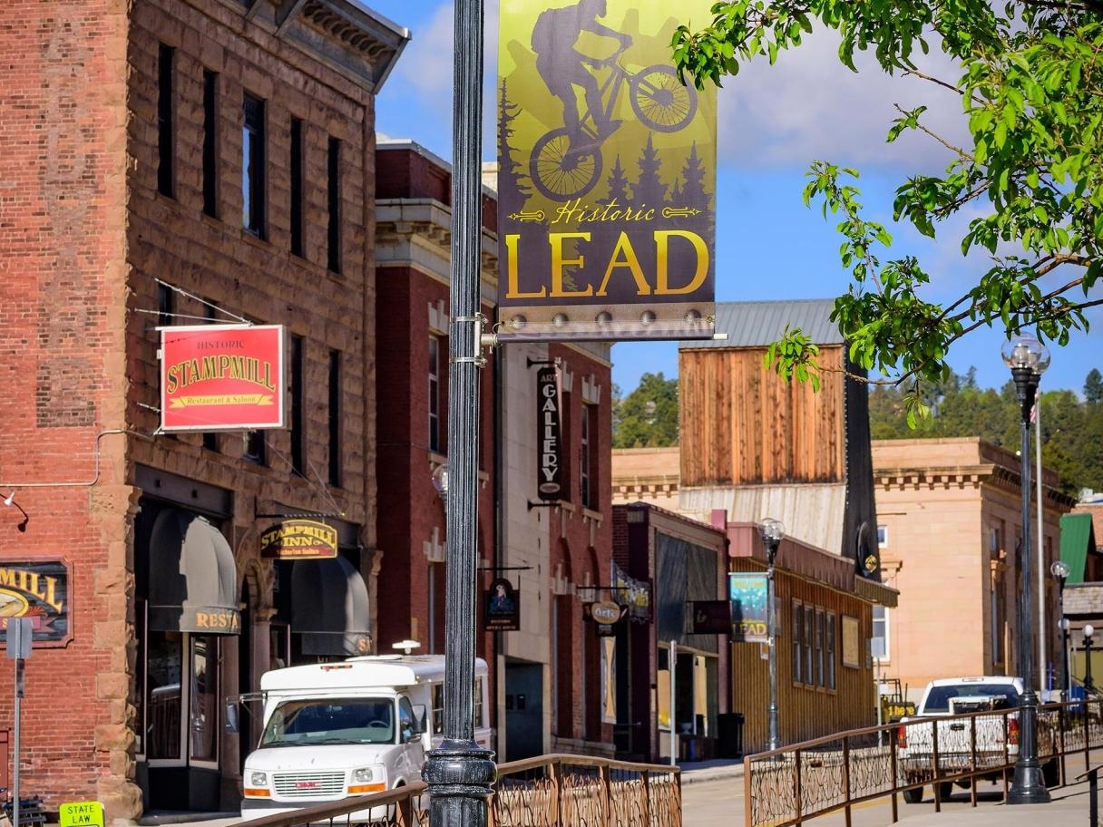 Lead South Dakota Lightpost Banner