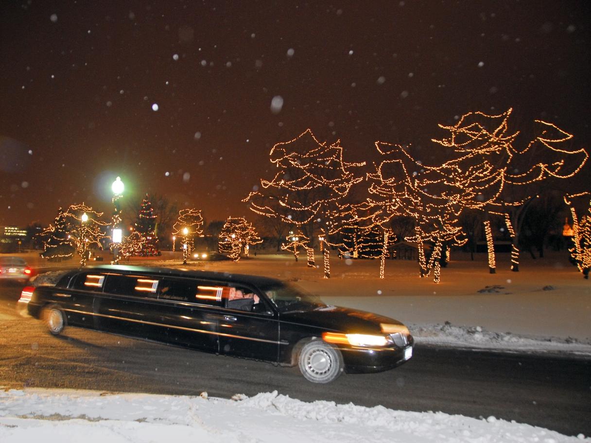 Driving through Falls Park in winter