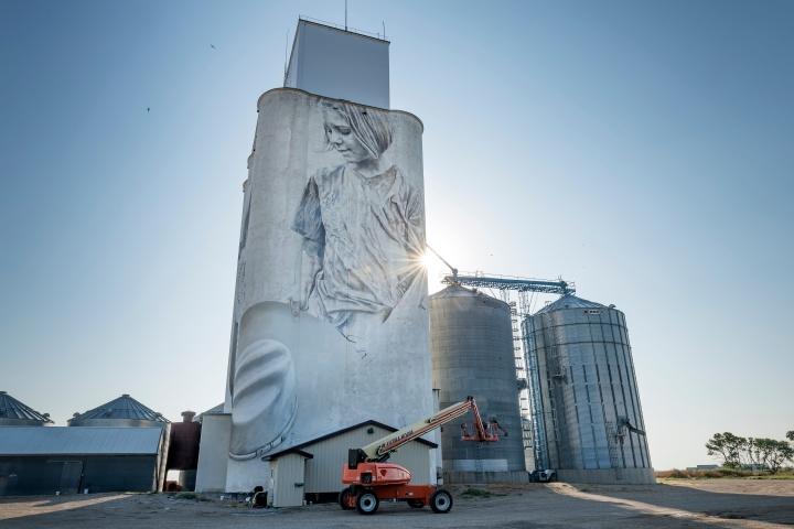 Elevator art in Faulkton