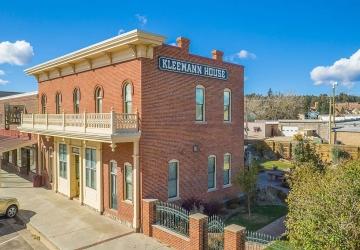 The Kleemann House, Custer