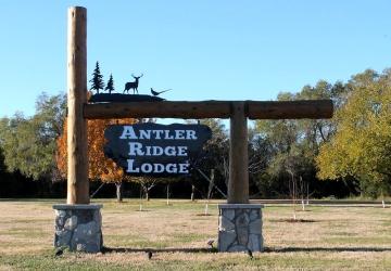 Antler Ridge Lodge, Hamill