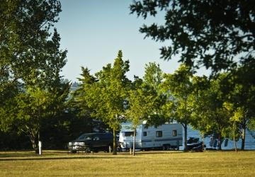 Camping, Lewis &amp; Clark Lake