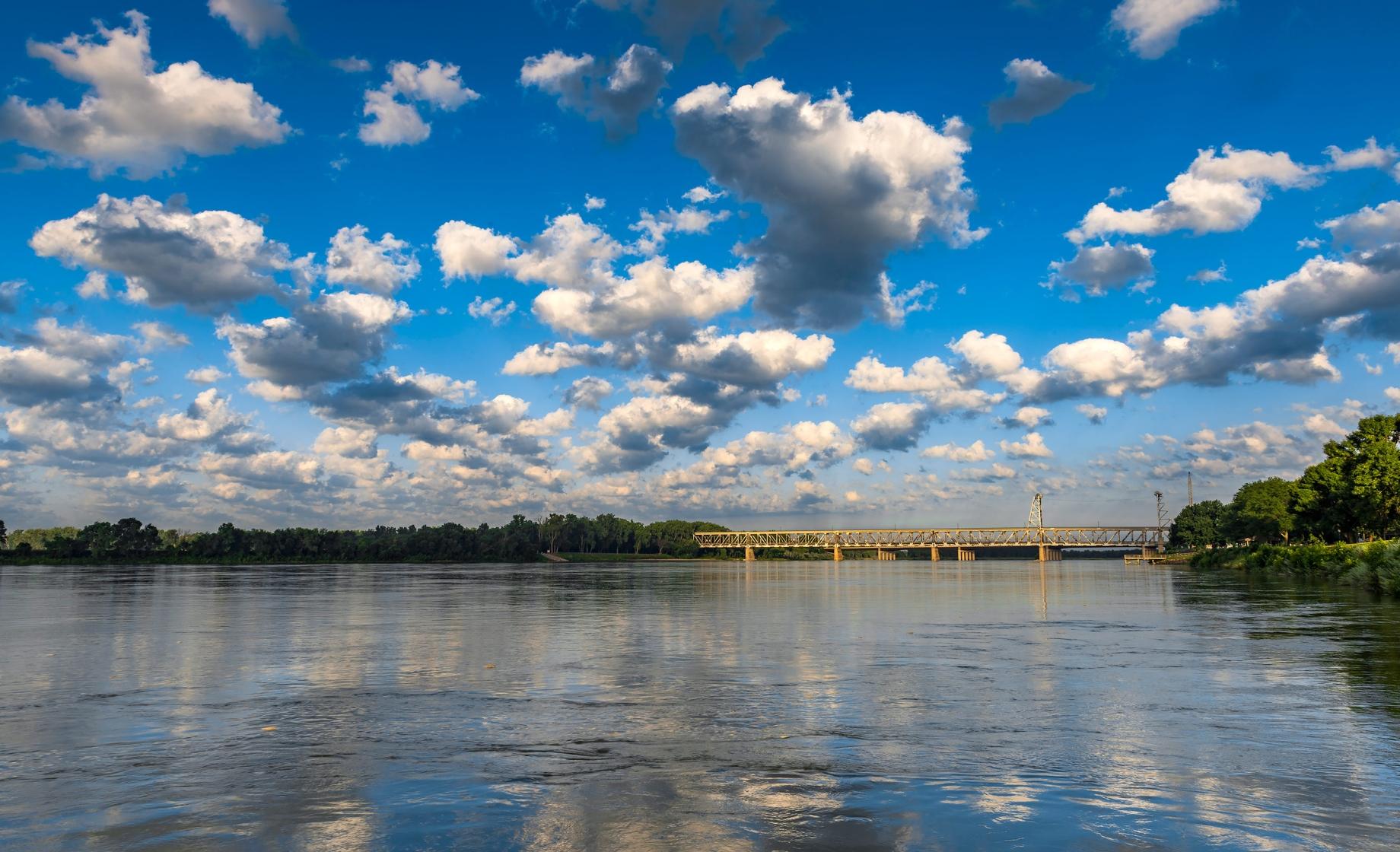 Meridian Bridge, Yankton