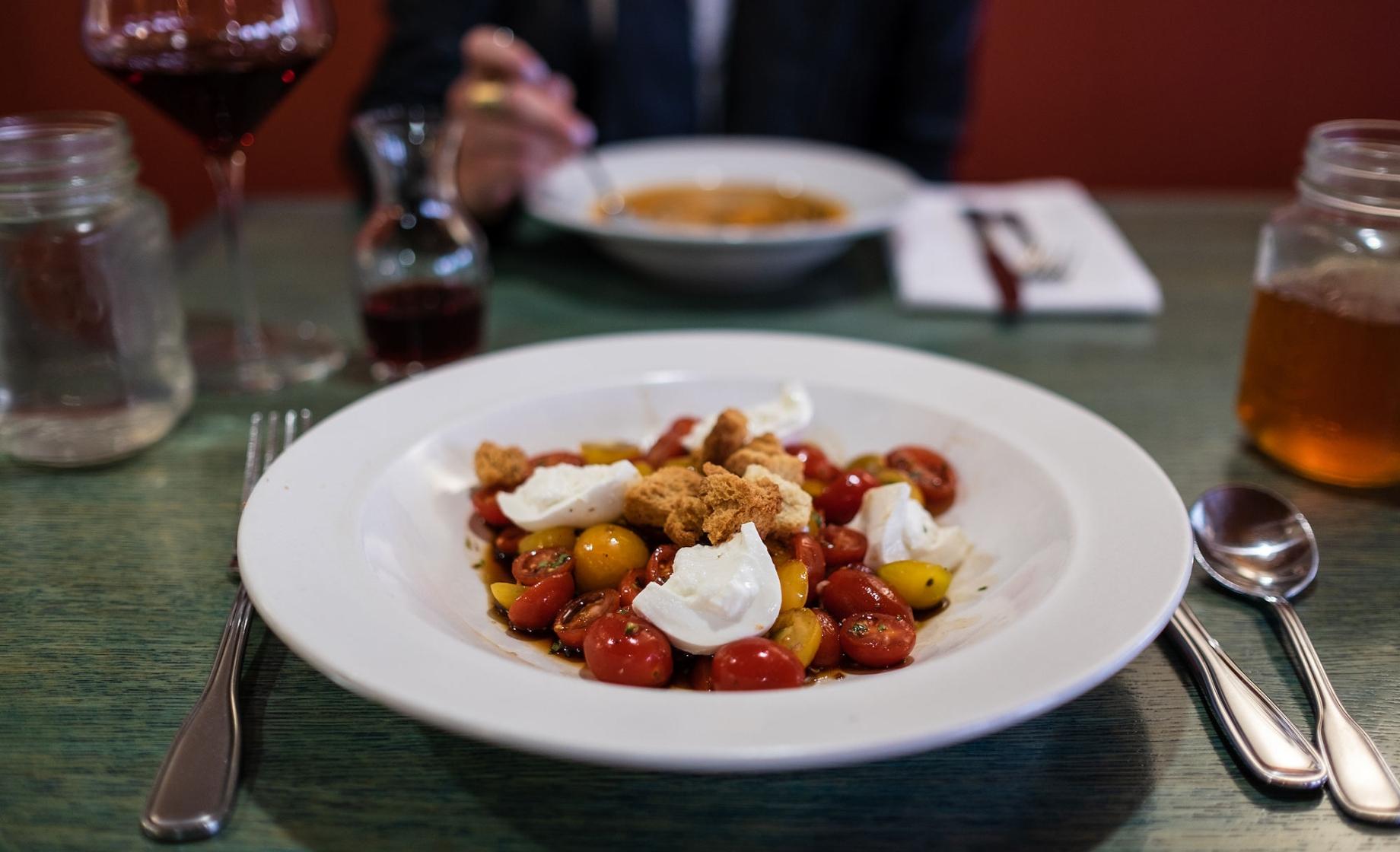 @travelingnewlyweds, Skogen Kitchen, Custer