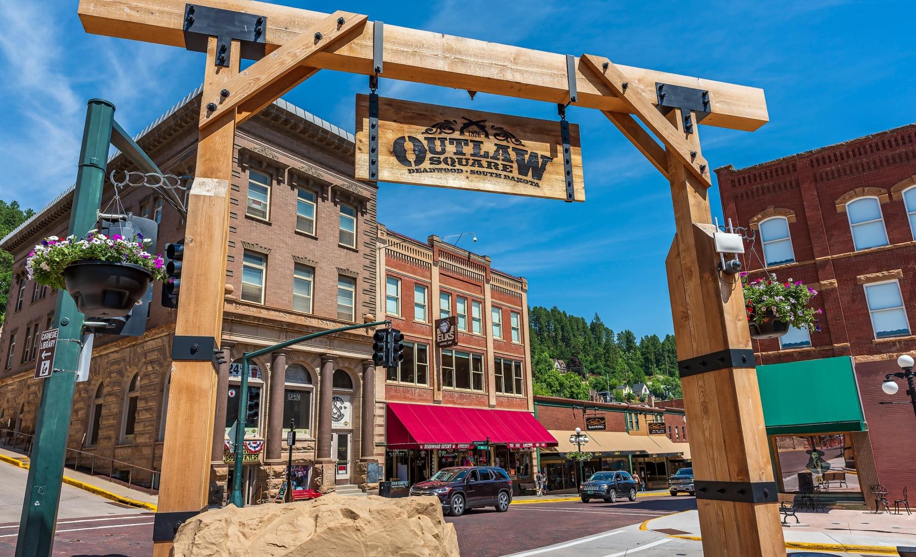 Outlaw Square Entrance Deadwood