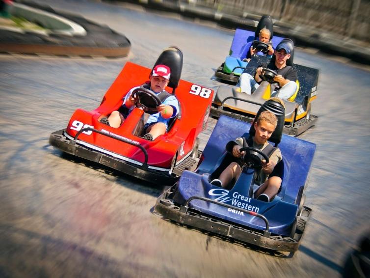 Go Karts : Flags & Wheels