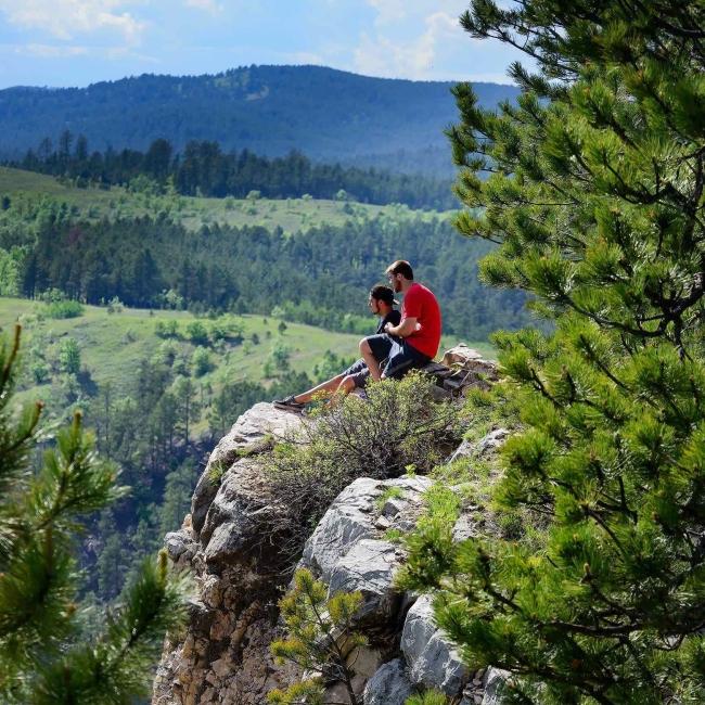 Hiking at Stratobowl National Forest