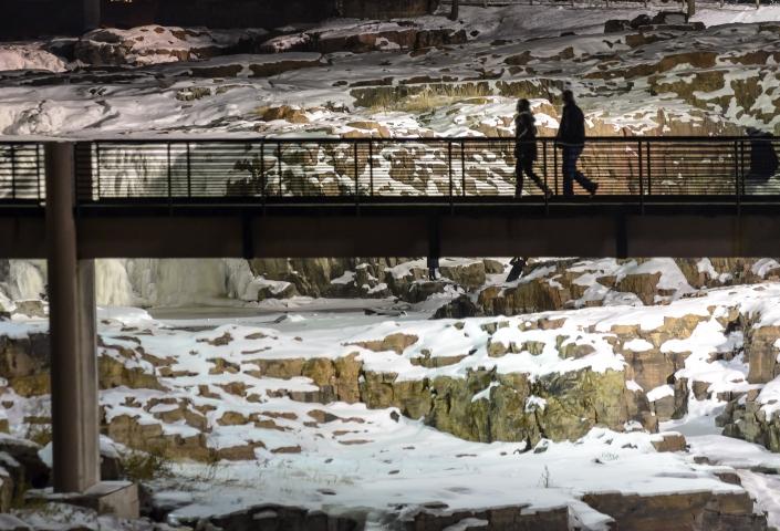 Winter walk in Falls Park