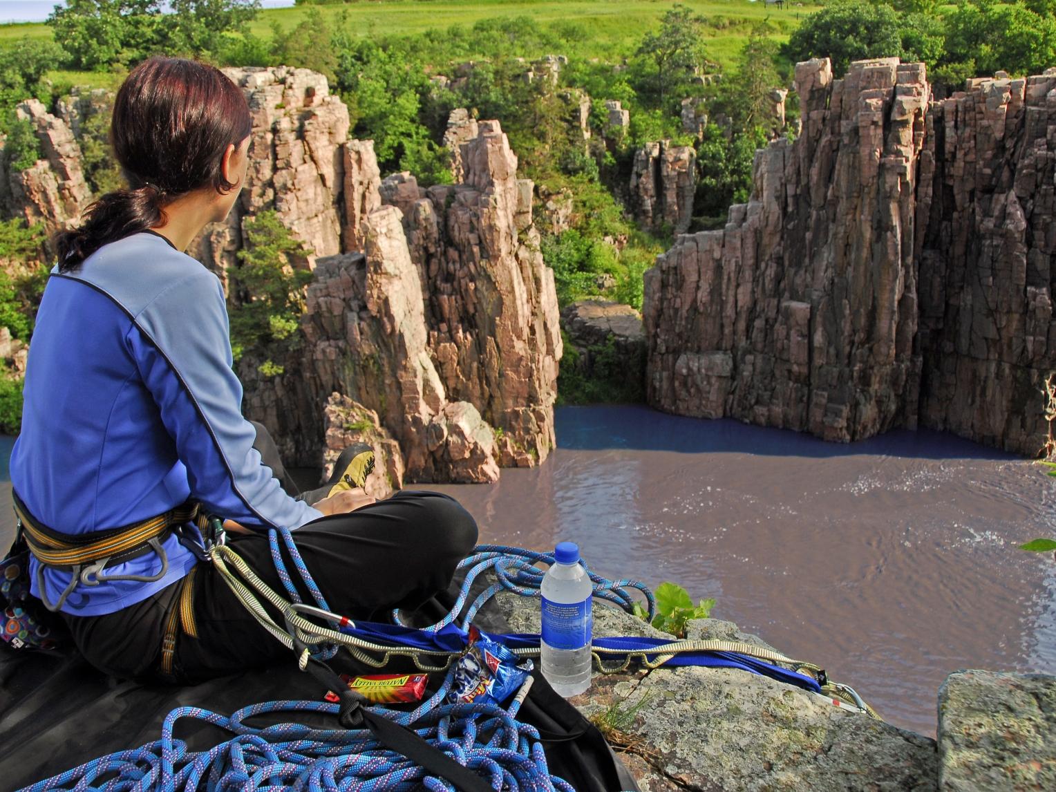 Rock climbing, Palisades State Park