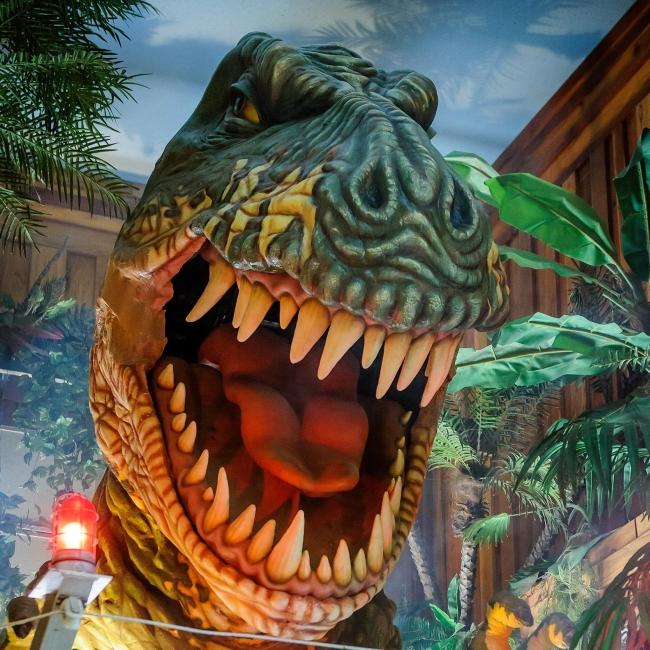 T-rex Wall