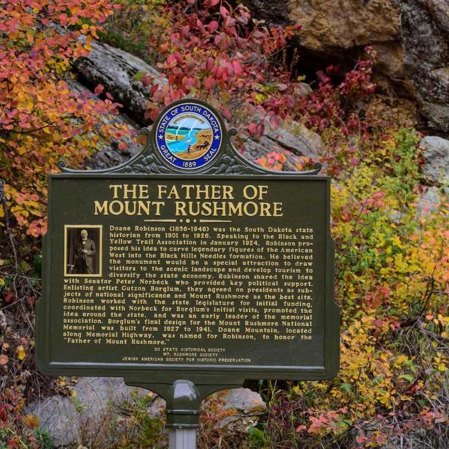 Historic sign for the Father of Mount Rushmore