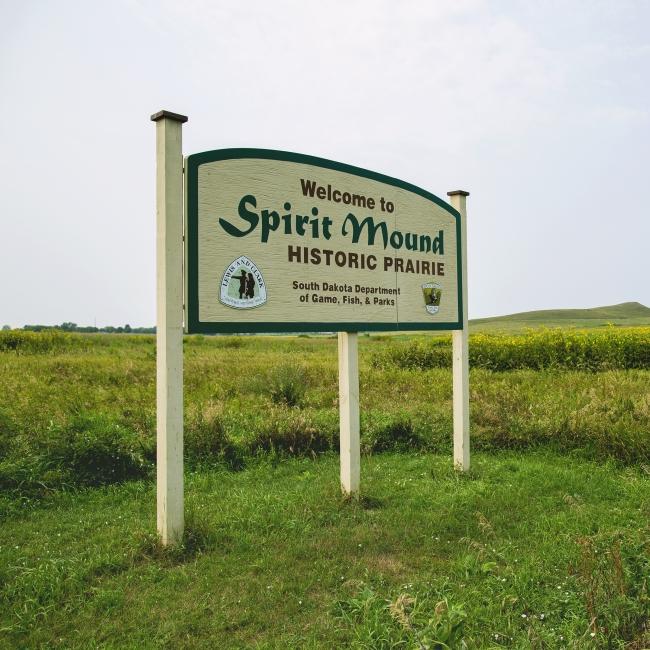 Trail sign of Spirit Mound