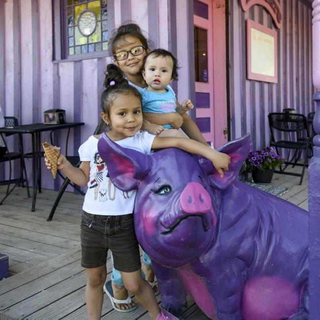 Kids with ice cream at Purple Pie Place