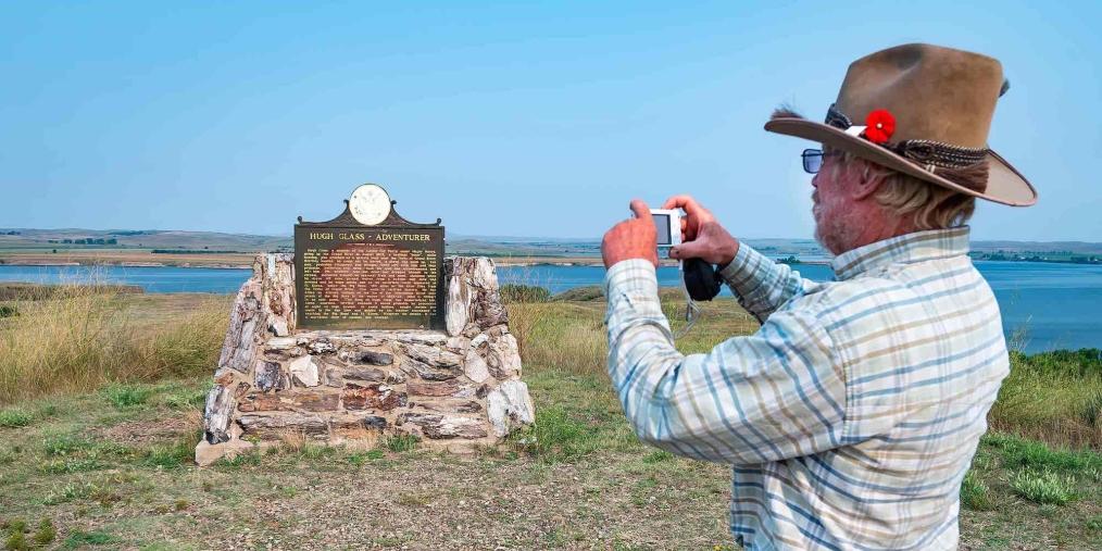 Hugh Glass Monument