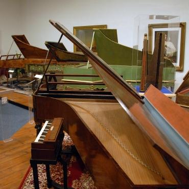Piano display