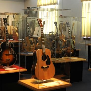 Guitar displays