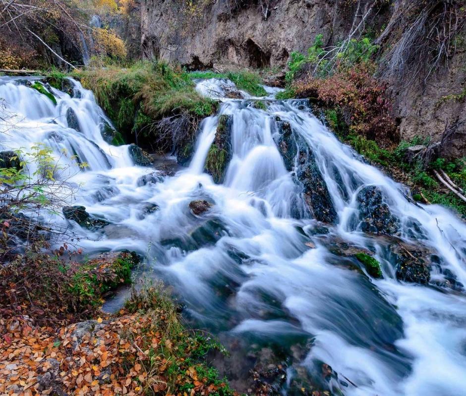 Roughlock Falls