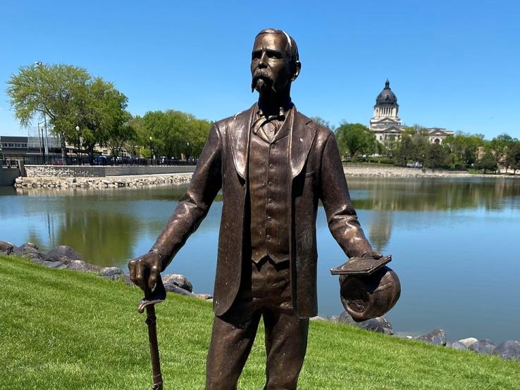 Run with the Govs, Pierre