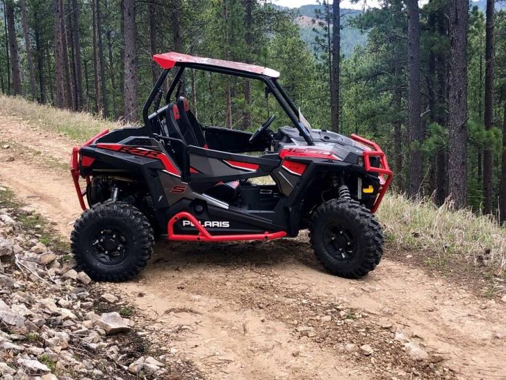 Mad Mountain Adventures, Lead