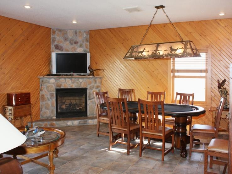 Cigar & Poker Room