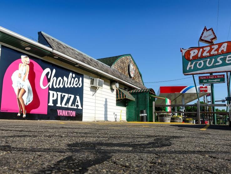 Charlie's Pizza House, Yankton