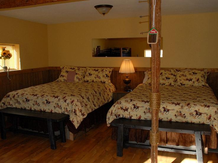 Circle View Guest Ranch, Interior
