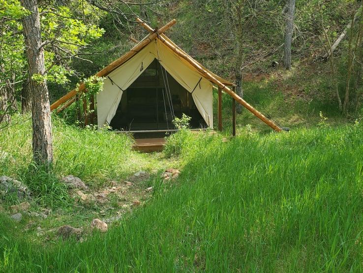 Bear Den Cabins & Camp, Hermosa
