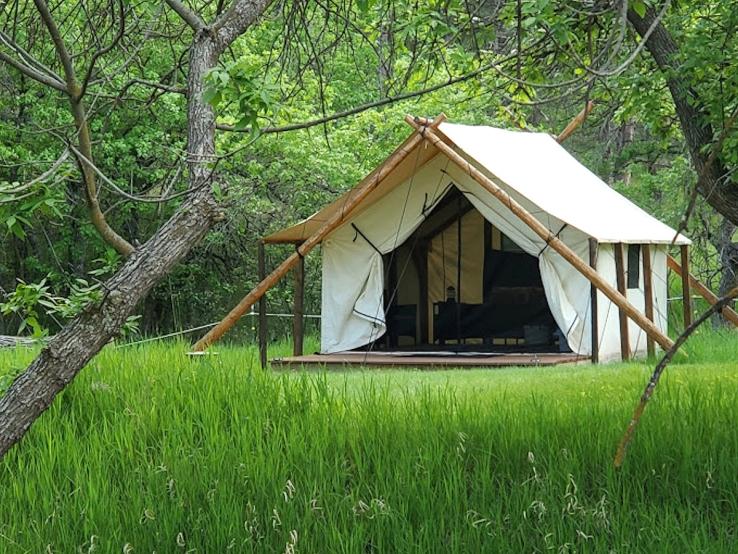 Bear Den Cabins & Camp, Hermosa