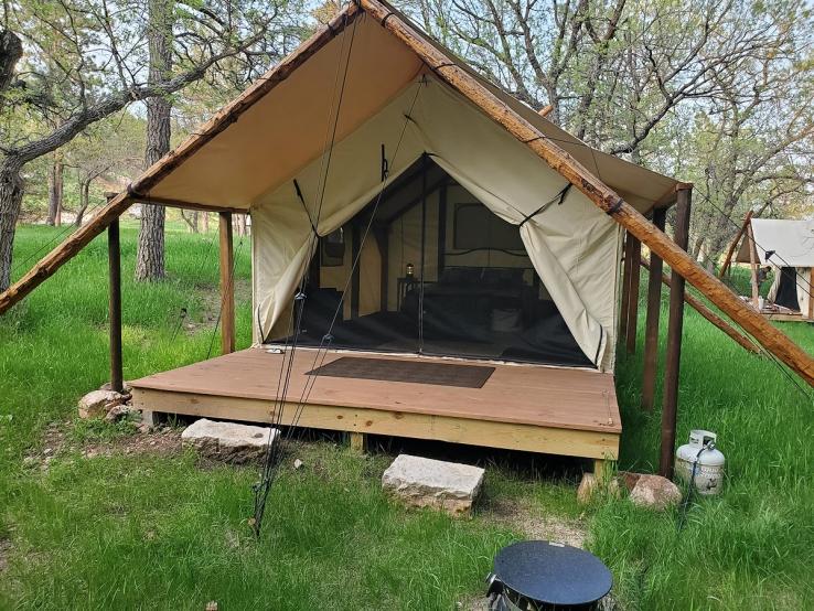 Bear Den Cabins & Camp, Hermosa
