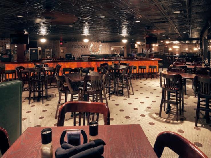 Lucky's 13 Pub