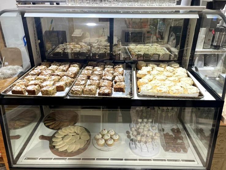 Cream & Sugar Coffee & Bakery, Beresford