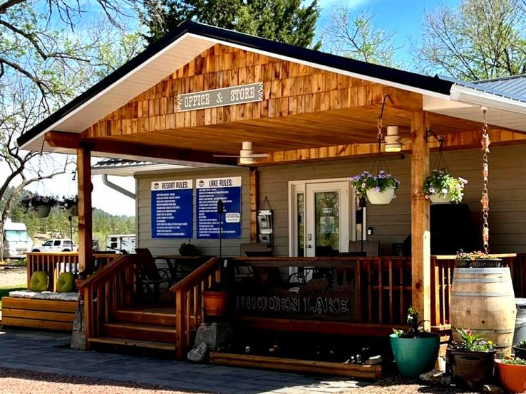 Hidden Lake Campground & Resort, Hot Springs