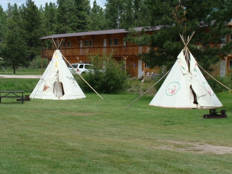 Crooked Creek Resort Tipi's