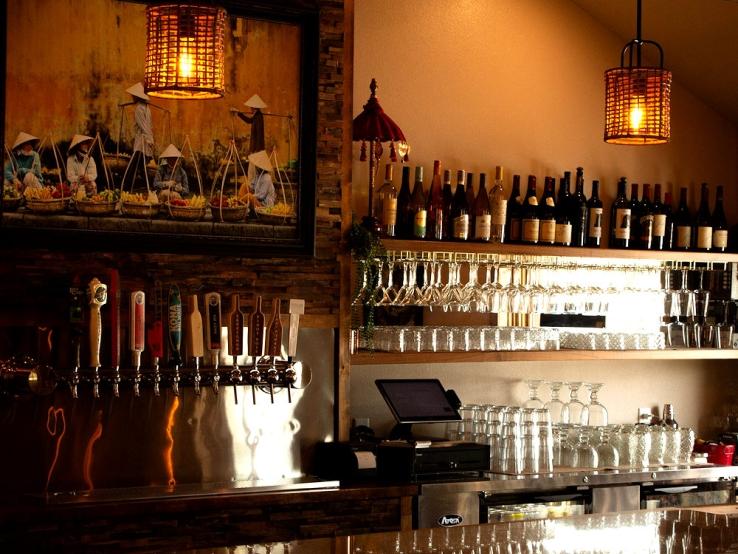 Lemongrass Bar & Kitchen, Hill City