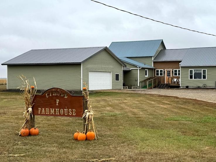 Circle F Farmhouse, Tripp