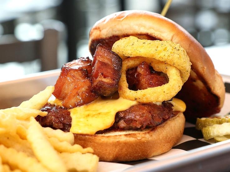 The Lodge Bar & Grill at Jacobson Plaza, Sioux Falls