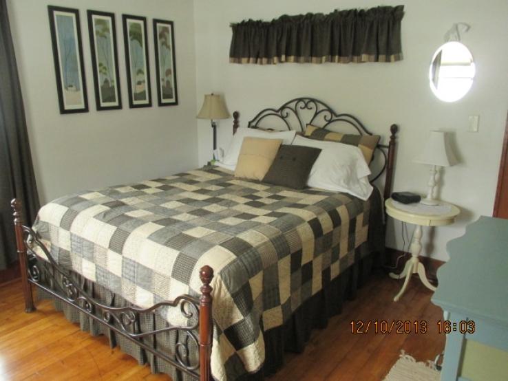 Molly's Manor Bedroom #1