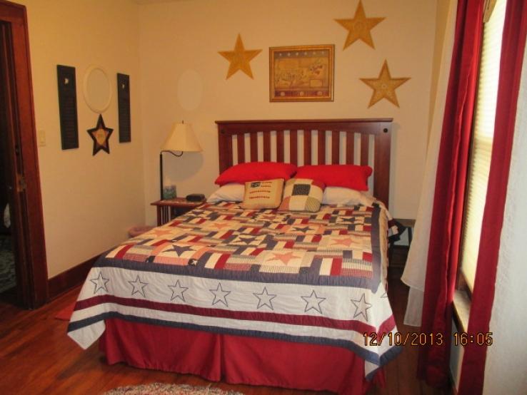 Molly's Manor Bedroom #4