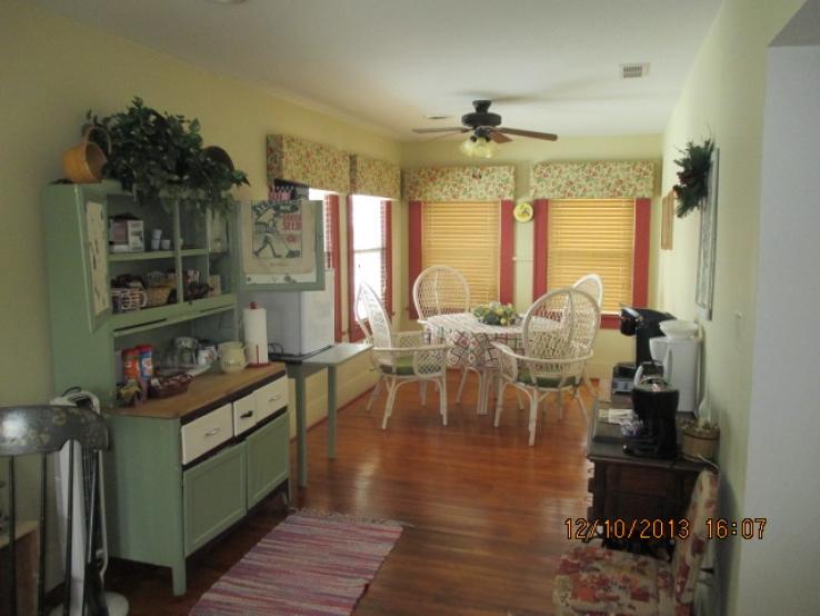 Molly's Manor Sunroom