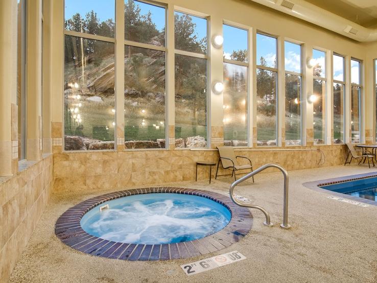 Holiday Inn Express & Suites, Custer