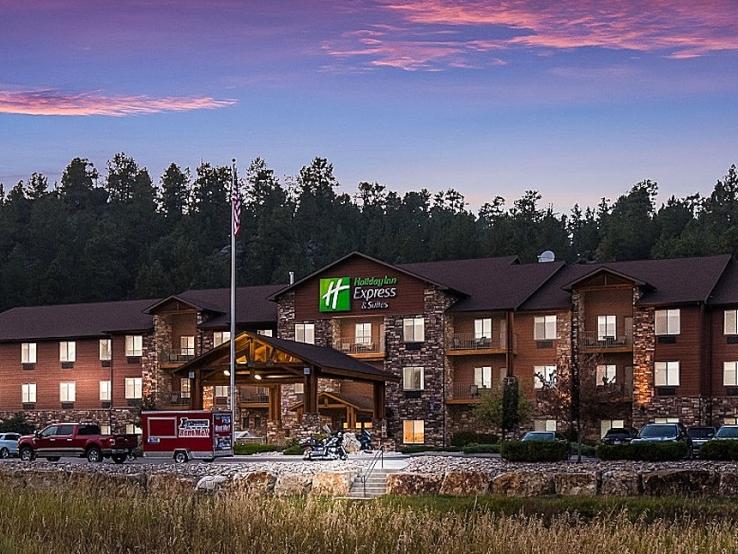 Holiday Inn Express & Suites, Custer
