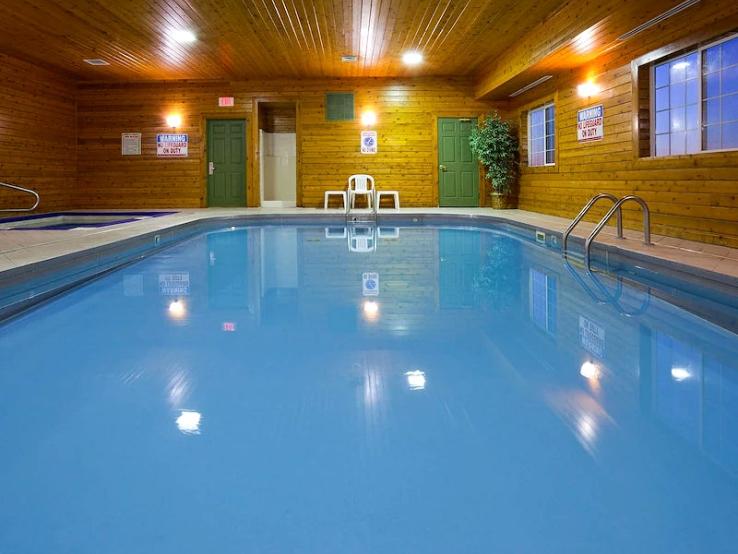 Country Inn & Suites by Radisson, Watertown