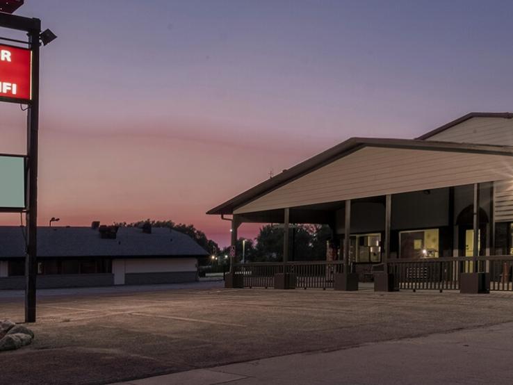 Red Roof Inn, Vermillion