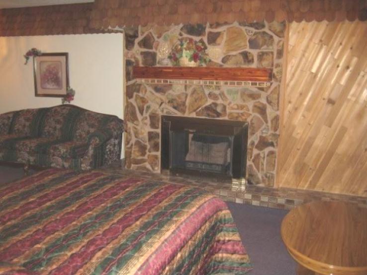 Cedar Wood Inn