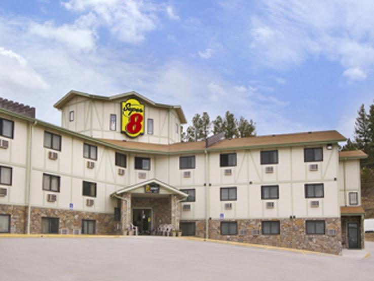 Super 8 Hill City