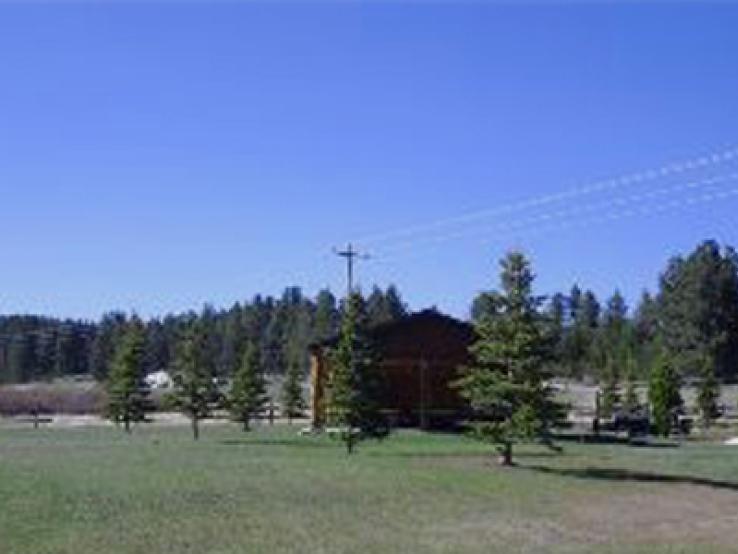 Ponderosa Pines Bunkhouse/Stable