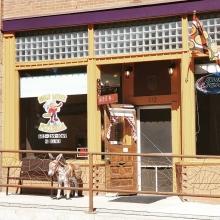 Gold Mine Pizzeria, Lead